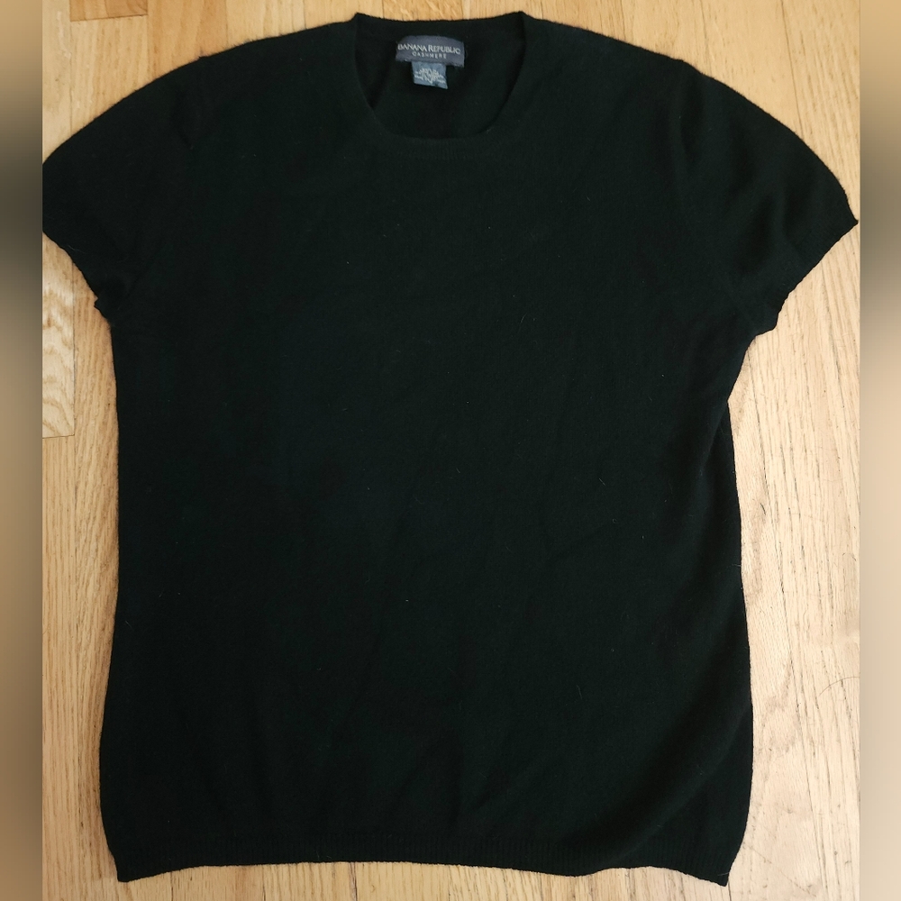 Banana Republic Cashmere Short Sleeve  Sweater